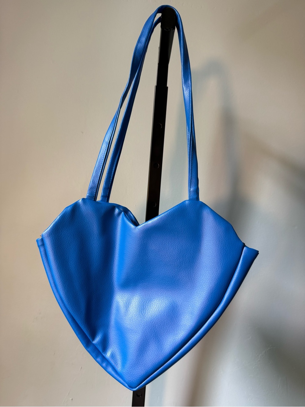 Blue Heart-Shaped Shoulder Bag – Women’s Fashion Tote - Picture 3 of 5
